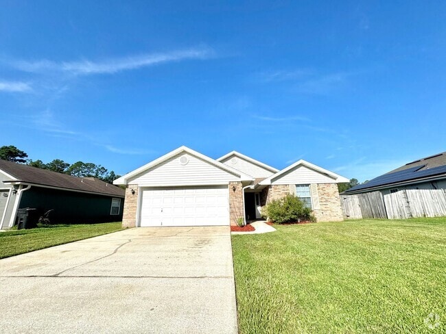 Building Photo - Move In Special 1/2 Off 1st Months Rent! 4... Rental