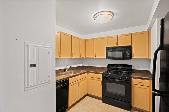 Photo - 800 4th St SW