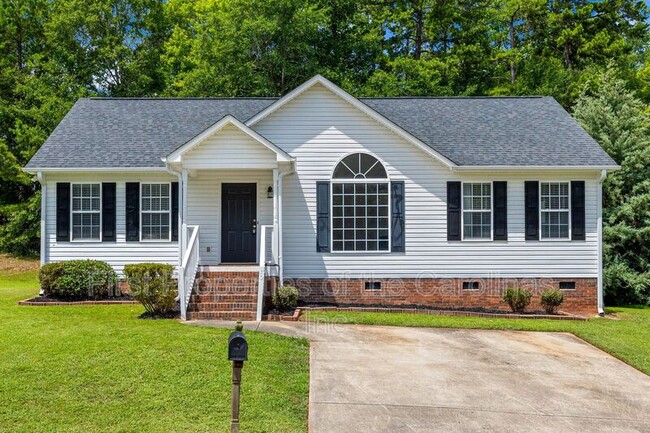 Building Photo - 104 Webbs Mill Dr Rental