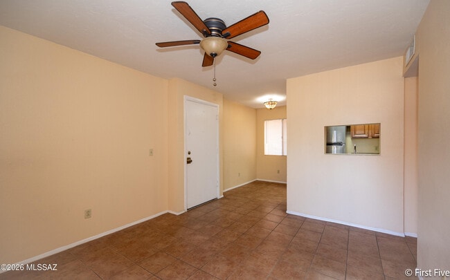 Photo - 1810 E Blacklidge Dr Unit 316