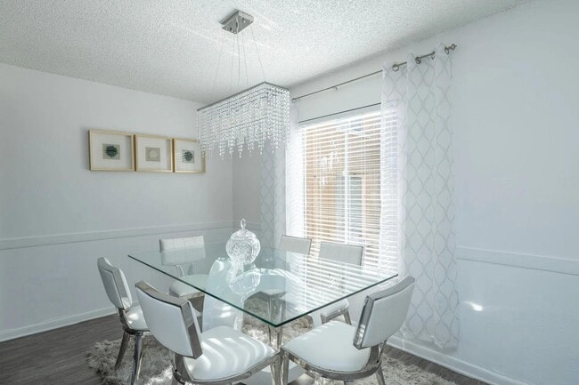 Dining Area - Parc Place Villas Apartments