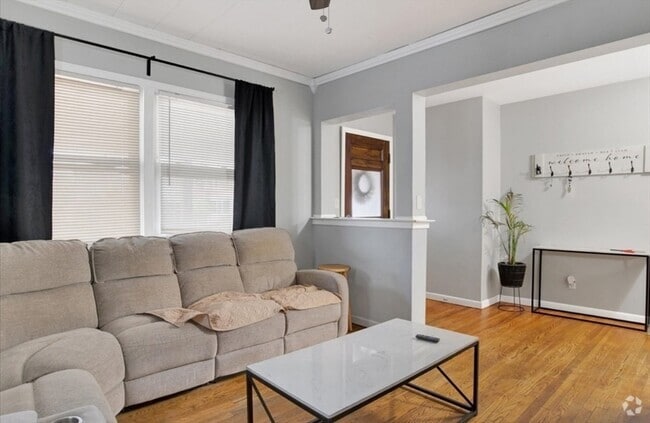 Building Photo - 33-35-35 Hitchcock St Unit 1 Rental