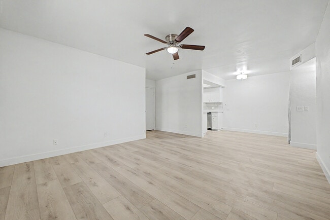 Photo - 2937 E Beck Ln Unit Beck Lane #2