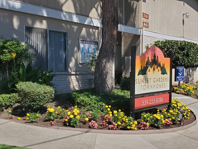 Photo - 2155 N Winery Ave Townhome