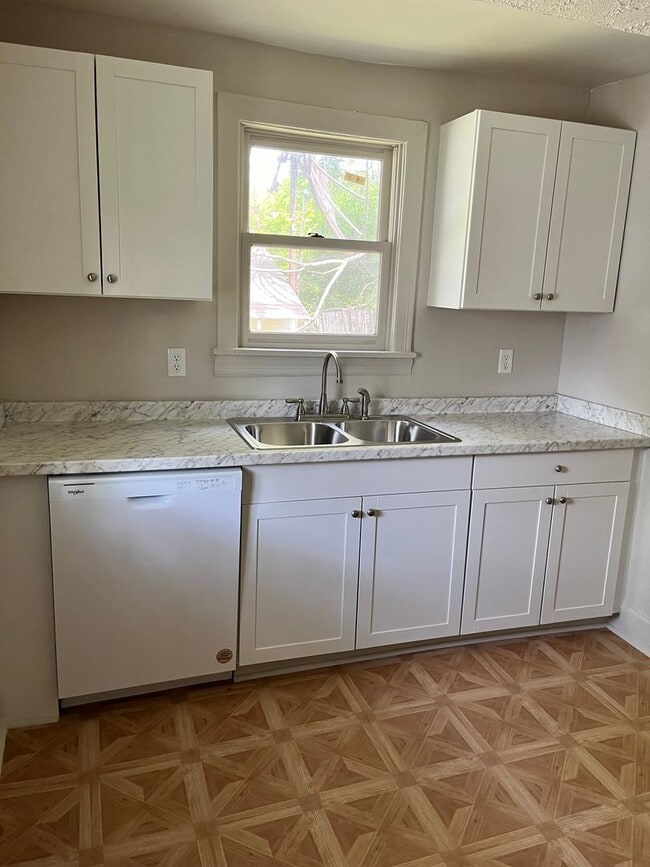 Photo - 2 bedroom cottage/ Madison