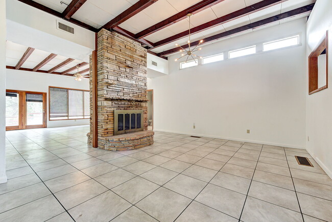 Photo - 702 Morningside Dr