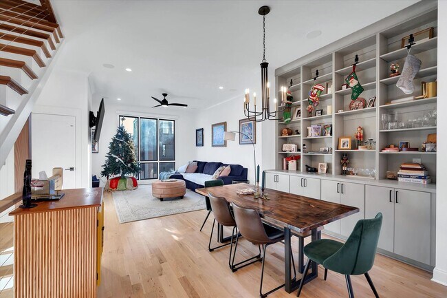 Photo - Stunning 3/2.5 Located on North Main Street, Downtown Greenville!