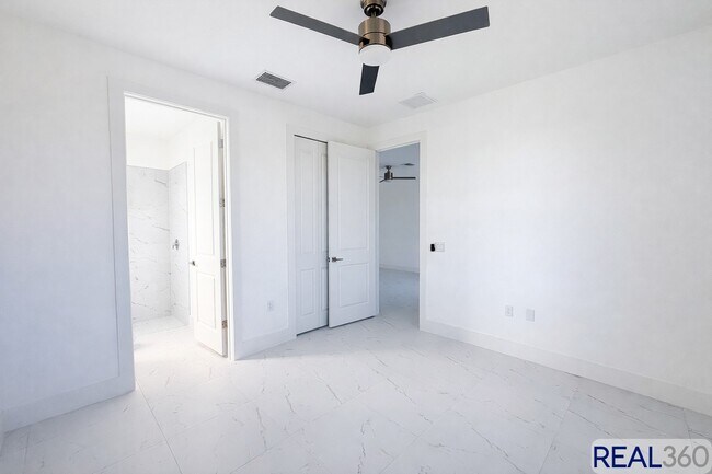 Photo - 4806-4808 Golfview Blvd Unit 4808