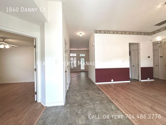 Building Photo - 1840 Danny Ct Rental
