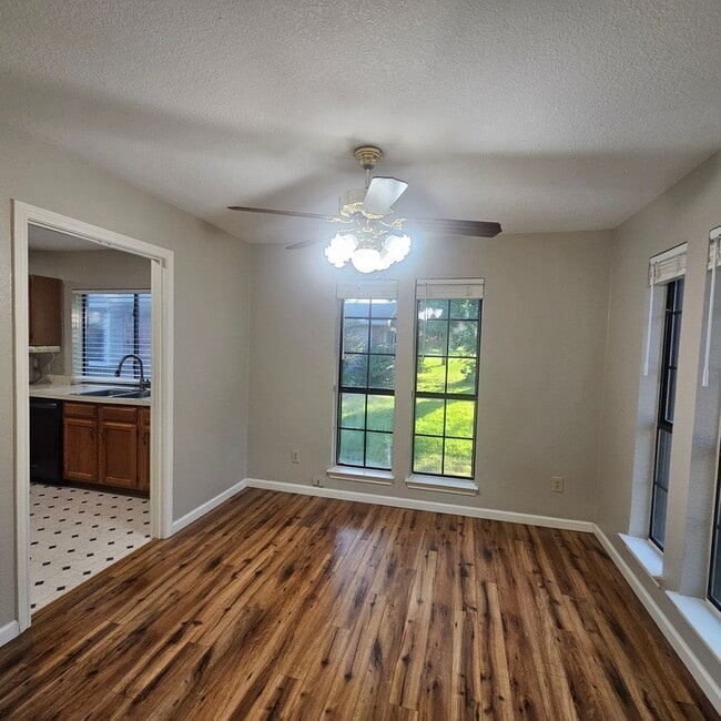 Photo - 1402 Sheppard Ln