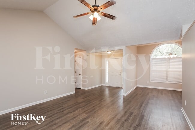 Photo - 727 Melrose Trce NE