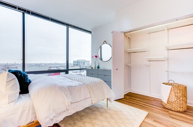 Photo - 801 W Blackhawk St