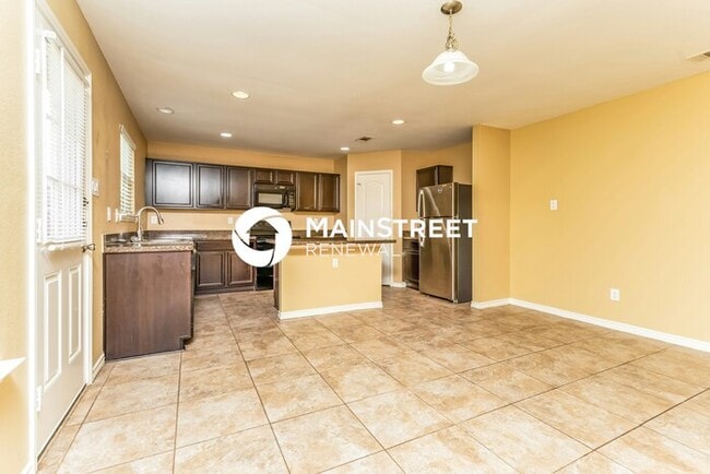 Photo - 3 Bedroom Pet-Friendly Home in Balch Springs, TX with Main Street Renewal