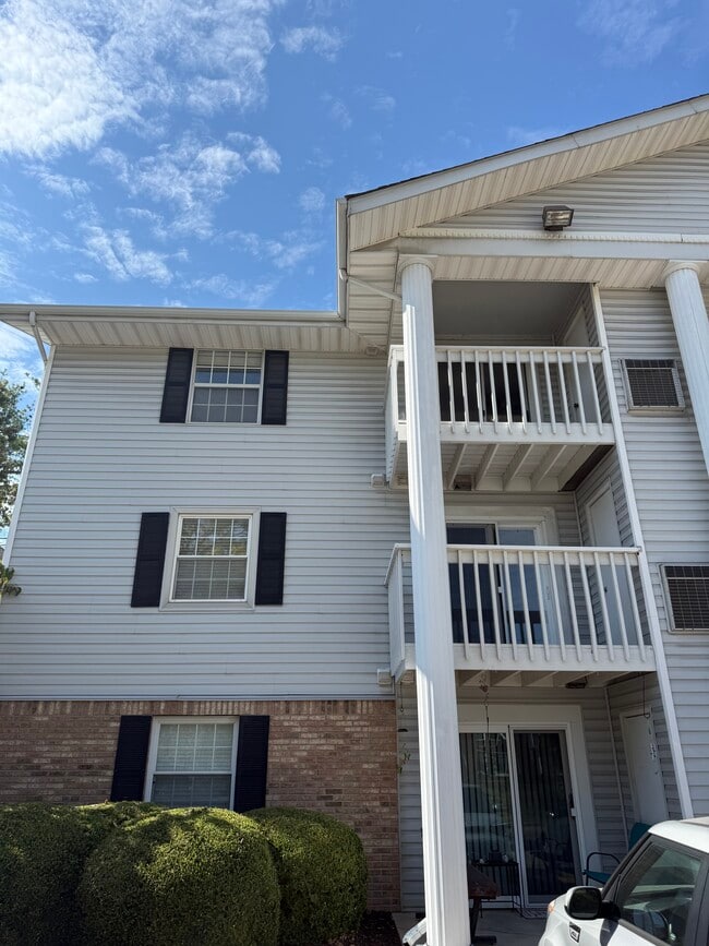 Second-Floor Unit - 645 S Kirkwood Rd Unit 201