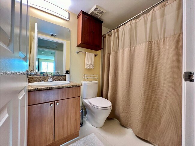 Building Photo - 201 Golden Isles Dr Unit 306