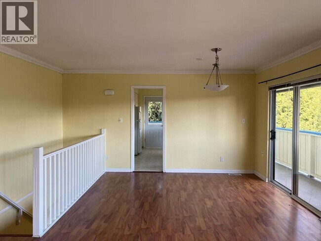 Photo - 8091-8NO3 No. 3 Road