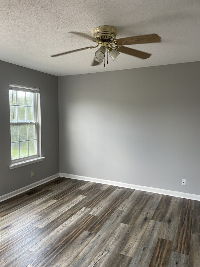 Photo - 204 B  Arkansas Ave Oak Grove KY 42262