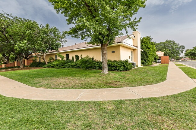 Building Photo - Wonderful 3 Bed, 2 Bath Property!!! Unit D Rental
