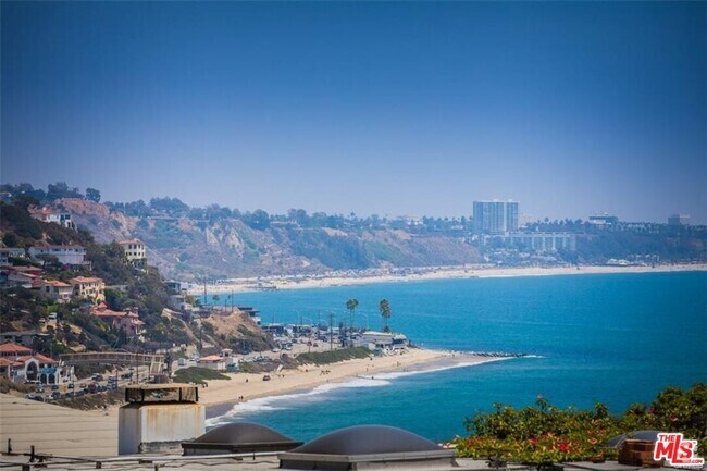 Building Photo - 18203 Coastline Dr Unit 9 Rental