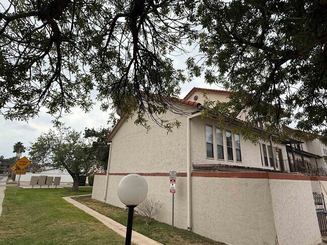 Photo - 101 W Del Mar Blvd Unit 1A