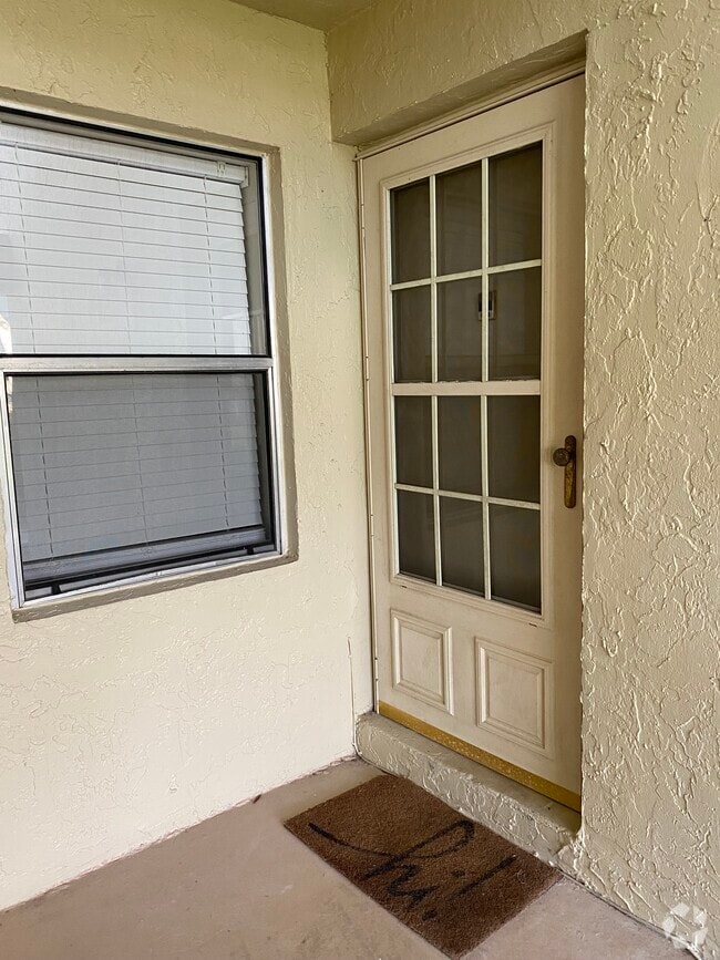 Building Photo - 6531 Chasewood Dr Unit C Rental