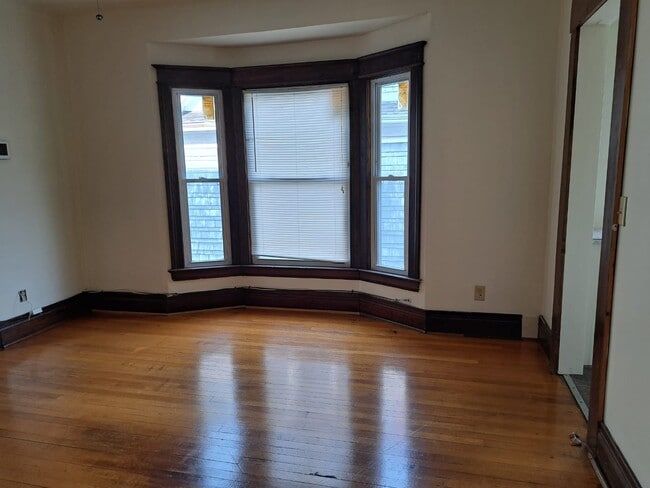 Living Room - 307 Cedarwood Ter Unit 307