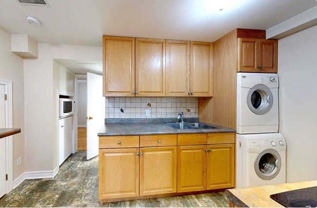 Photo - 119 Main St W