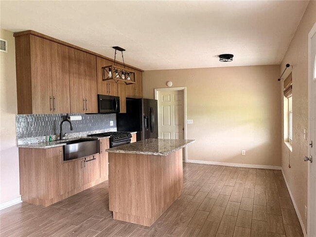 Photo - 201 Bradshaw Dr