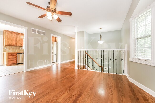 Photo - 1903 Karlton Way
