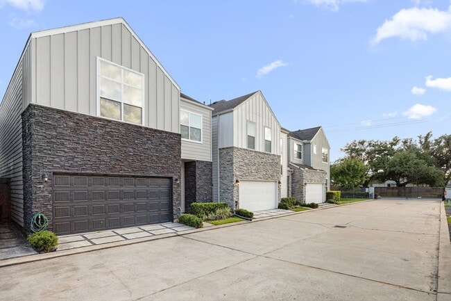 Photo - 8817 Hollister Pine Ct