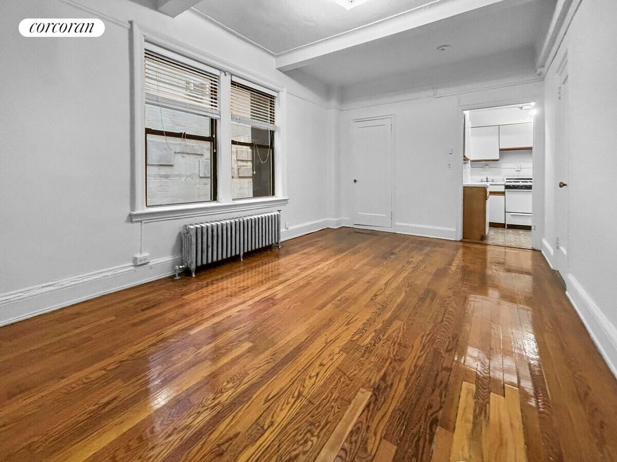 Photo - 155 E 52nd St