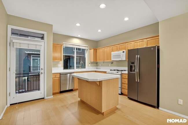 Photo - 2288 NW Oak Knoll Pl