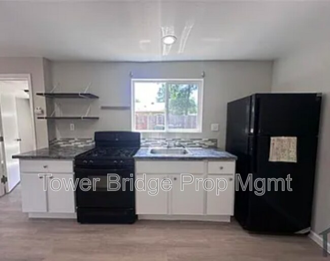 4042 1/2 43rd Street