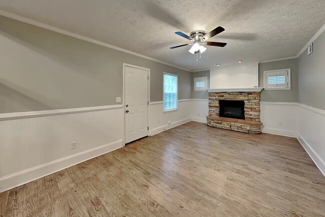 Photo - 3246 Bruckner Blvd SW
