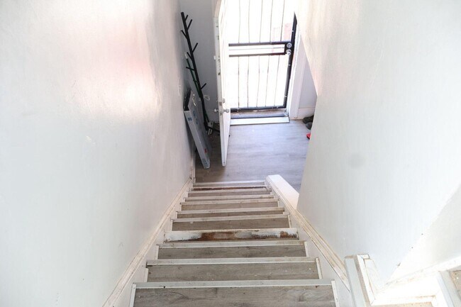 Photo - 15840 Indiana St