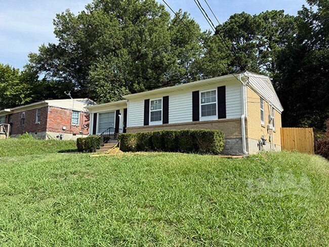 Photo - 2076 Willow Wood Ave
