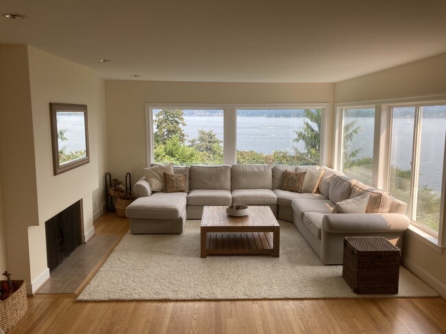 Photo - 3850 50th Ave NE