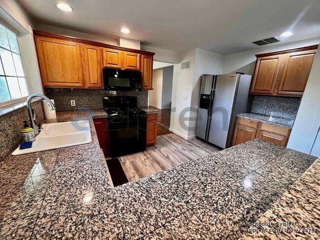 Photo - 16719 NE 20th St