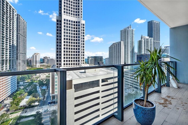 Photo - 68 SE 6th St Unidad 1207