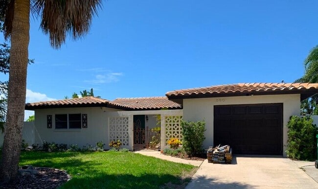 Photo - 560 Paula Ave