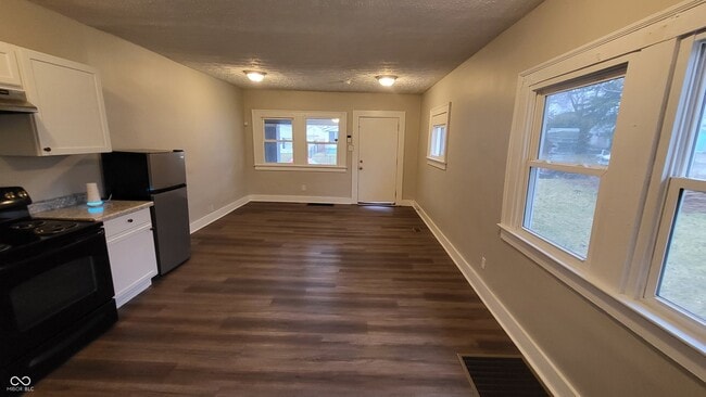 Photo - 3611 E Vermont St