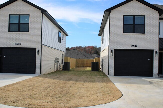 Photo - COX-NORTHRIDGE DR-1 Unit B