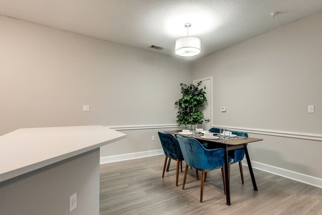 Photo - Get a $350 Gift Card + Spacious 1-Bed Home! Unidad GPS