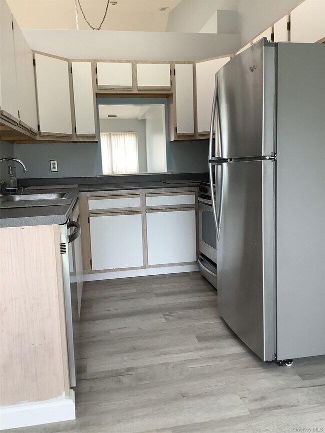 Photo - 825 Spring Lake Dr