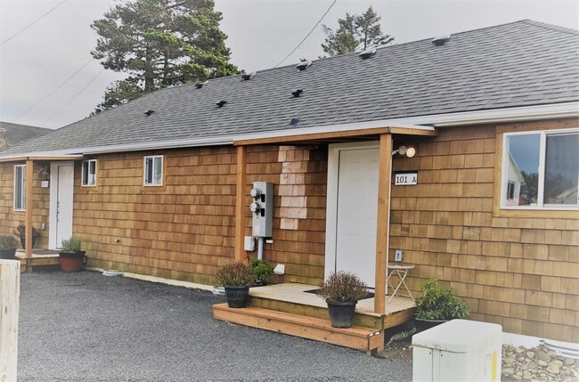 Building Photo - 910 Pacific Ave N Unit 101-A
