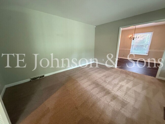 Photo - 2722 Winslow Ln
