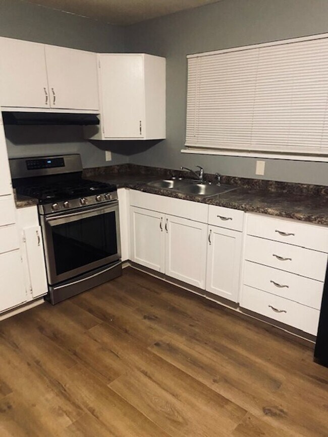 Photo - 3 Bedroom, 1 Bath House w/Attached Garage and Fenced Yard