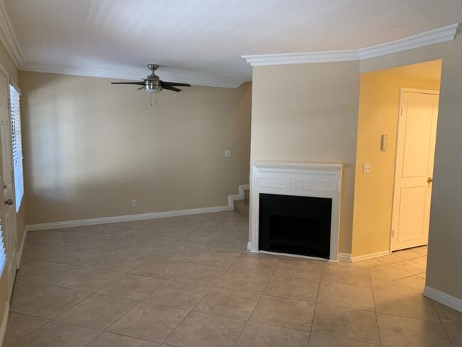 Building Photo - 8167 Vineyard Ave Rental