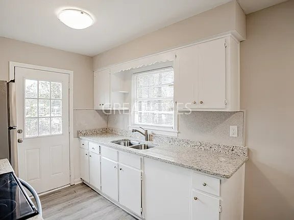 Photo - 5760 Valleybrook Rd