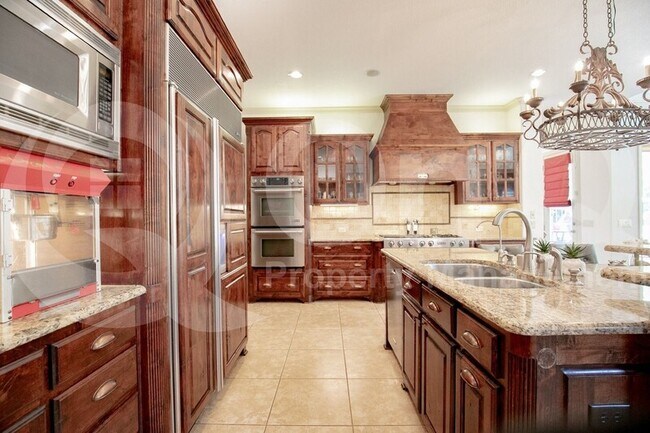 Photo - 6705 Thorntree Dr